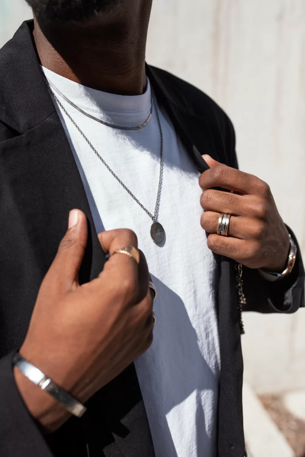 A Easy Information to Styling Males’s Jewellery - Daily Live Tech